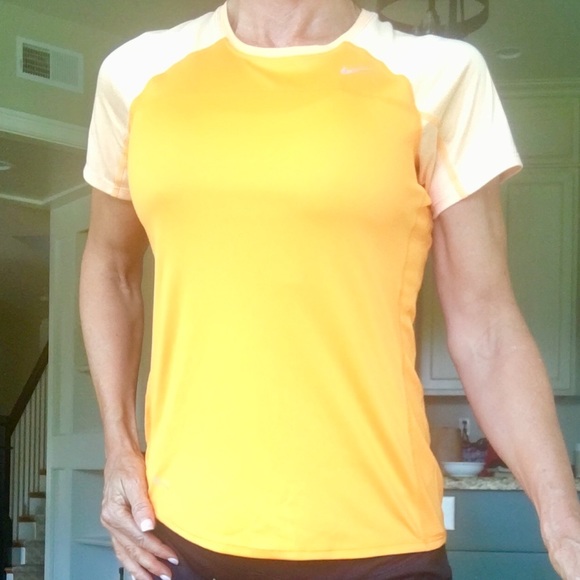 L but fits like Small Orange/coral Nike DriFit Top - Picture 2 of 4